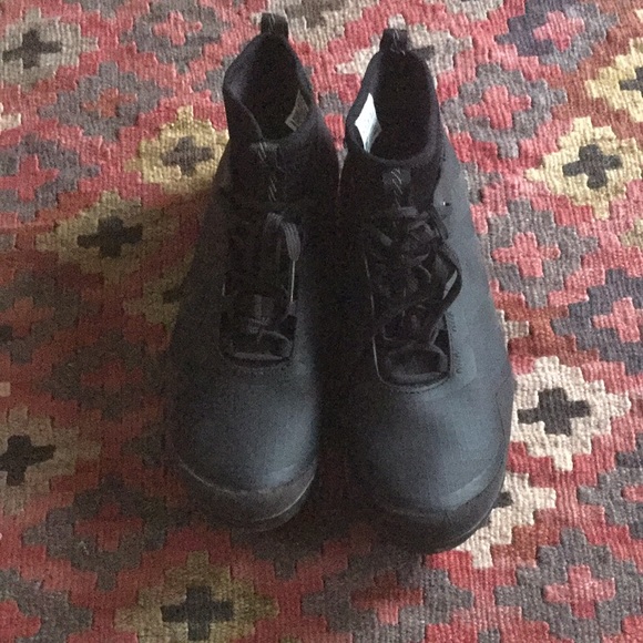 The Gravel Shoe - Picture 3 of 6